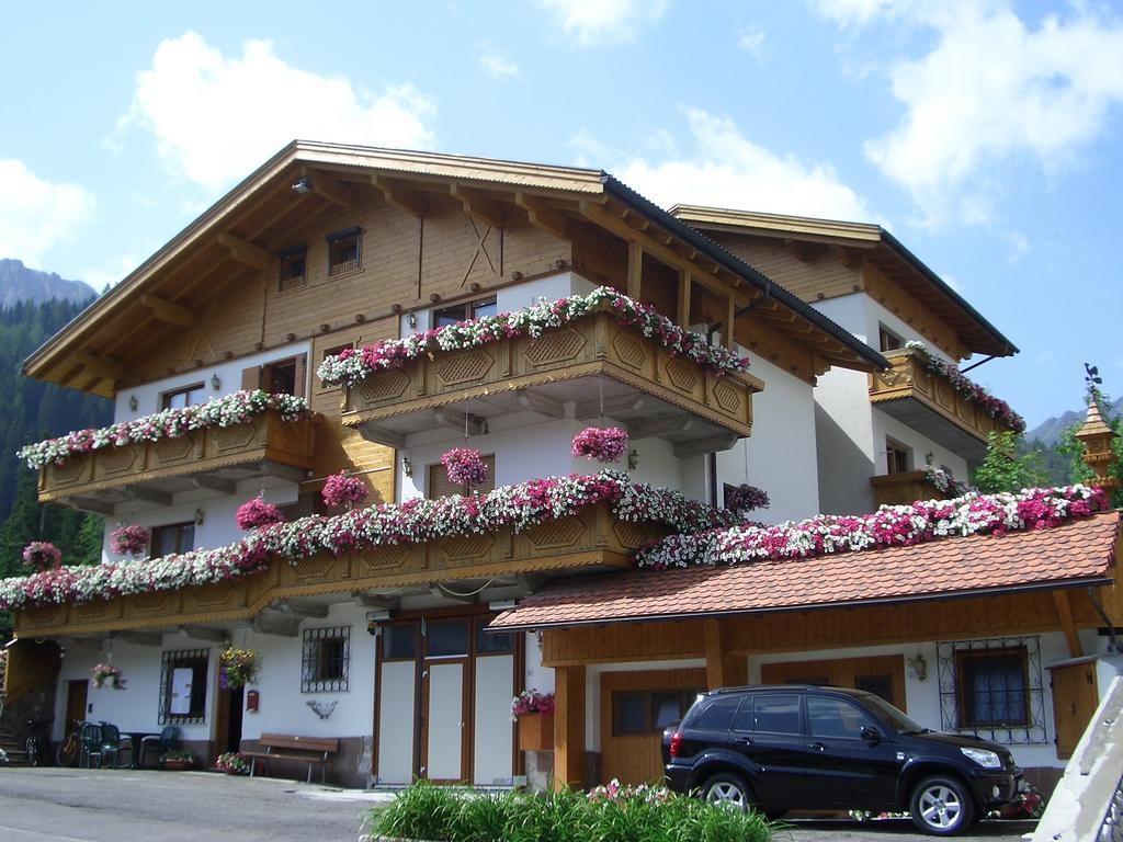 Chalet Brigitte B&B Arabba Exterior photo