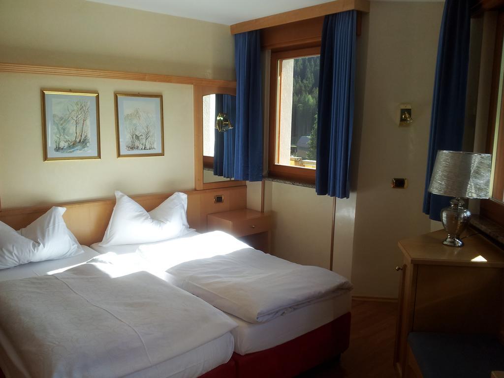 Chalet Brigitte B&B Arabba Room photo